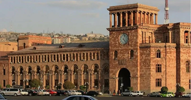 Qarabağdan köçən ermənilər kütləvi şəkildə Ermənistan vətəndaşlığı alırlar