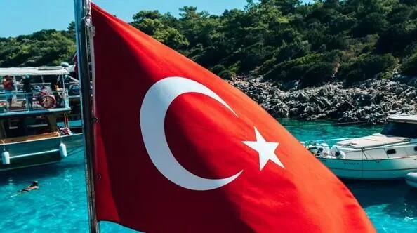 Türkiyənin tarixində ilk: Şahzadə Ərdoğanın görüşünə gəlir