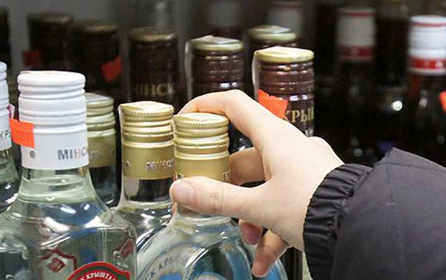 Alkoqollu içkiləri minimum qiymətdən aşağı satanlar cərimələnəcək Yeni Çağ Media