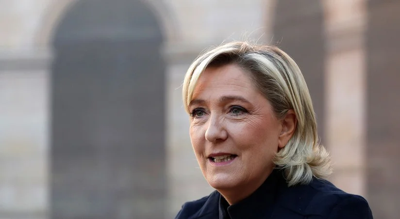 Le Pen Makronu vəzifəsindən istefa verməyə çağırıb