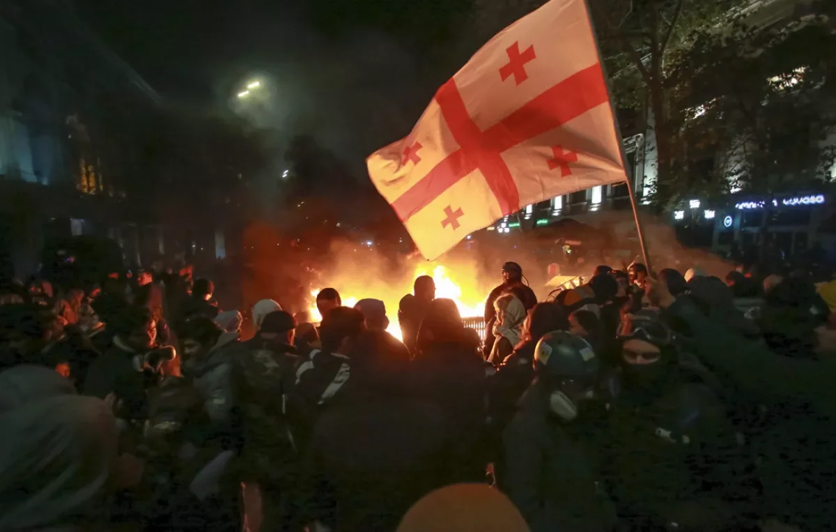 В центре Тбилиси возобновилась акция протеста