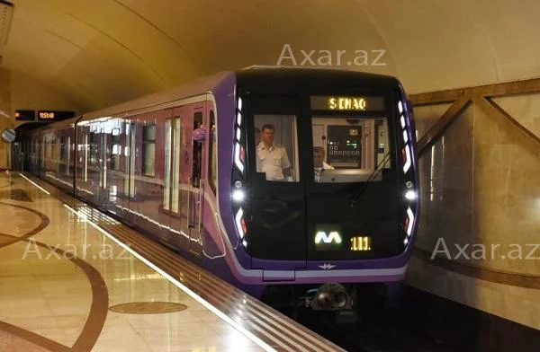 Metroda nasazlıq yarandı, sərnişinlər qatardan düşürüldü