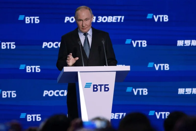 Putin: Biznes sahəsində Şərqə üstünlük verilir, Qərbə yox