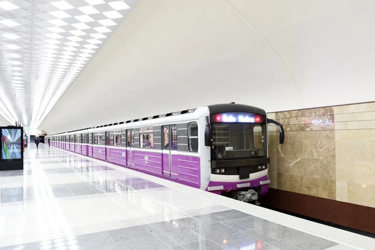 Bakı metrosunda pik vaxtda böyük İNTERVAL Azərbaycanda özəl xəbərlər, araşdırmalar, təhlillər və müsahibələrin tək ünvanı