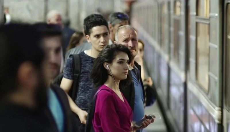 Metroda yenə problem yarandı: Sərnişinlər düşürüldü RƏSMİ AÇIQLAMA