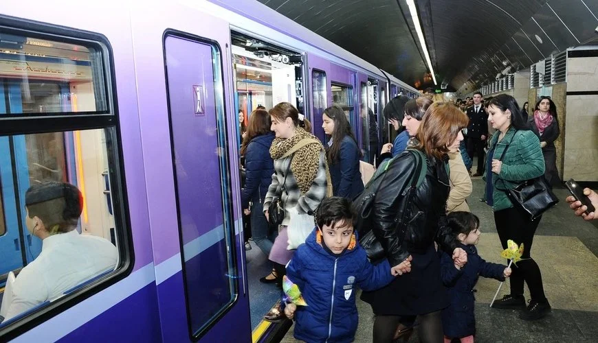 SON DƏQİQƏ: Metroda nasazlıq oldu, sərnişinlər düşürüldü