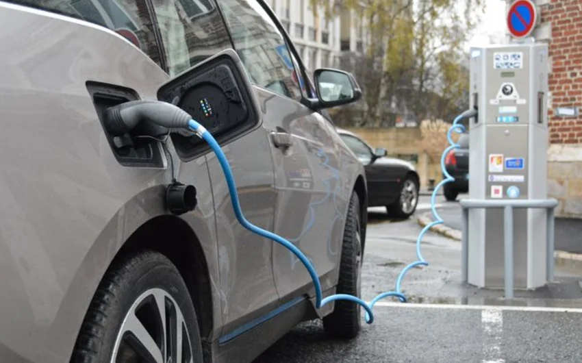 Elektromobillər üçün enerji doldurucularının yerləşdirilməsinə icazə tələb edilməyəcək AzPolitika onlayn siyasiictimai qəzet