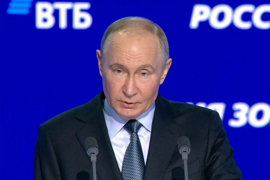 Putin: Cənab Tramp məsləhətə ehtiyacı olmayan adamdır