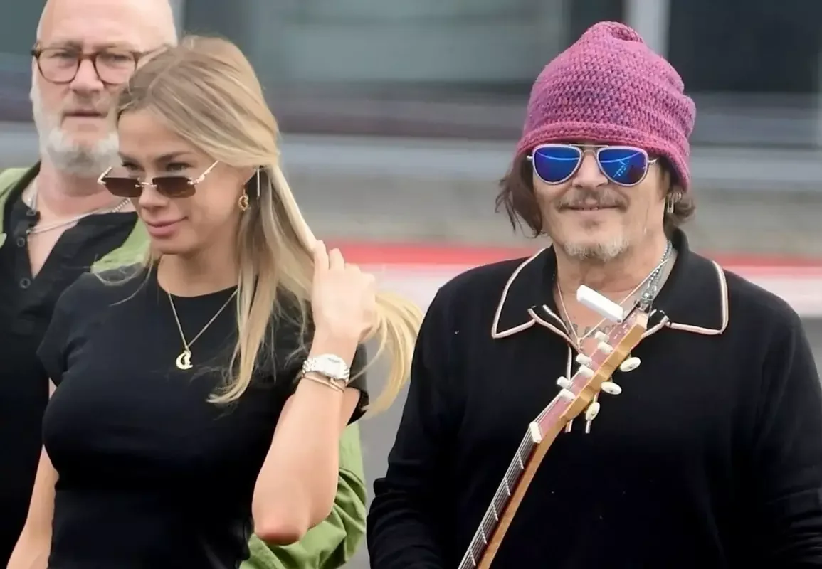 Conni Depp rusiyalı nişanlısından ayrıldı