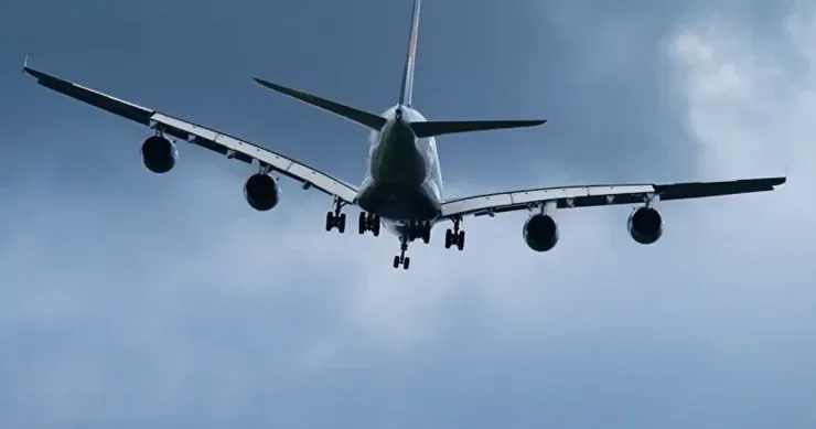 Gəncəyə uçan təyyarə 4 saat gecikdi: PUA TƏHLÜKƏSİ