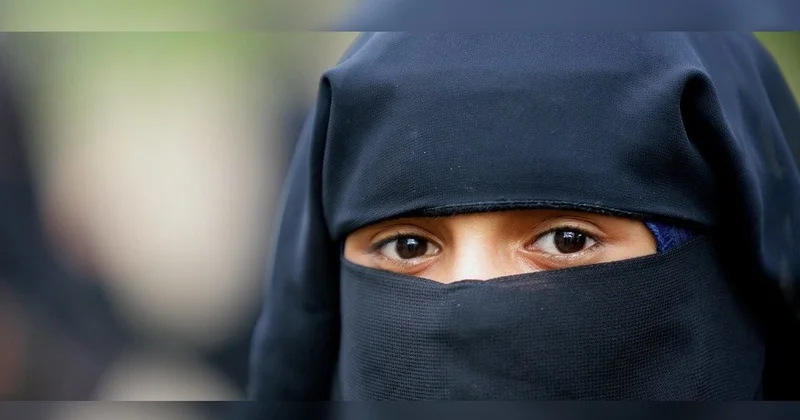 Qazaxıstanda üzü örtən geyim geyinməyə görə 80 dollar cərimə tətbiq olunur