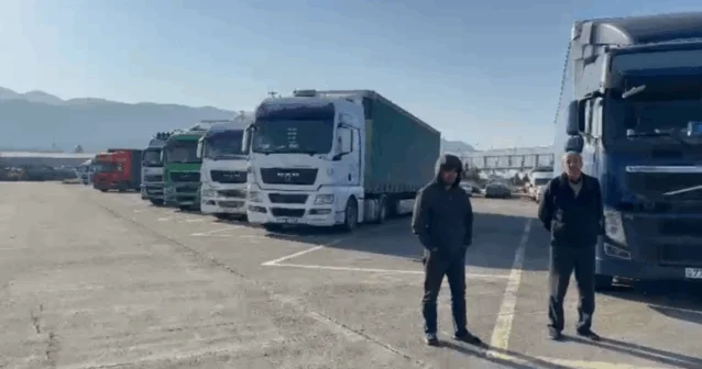 Gürcüstan Azərbaycana məxsus yük maşınlarını niyə saxlayır? ”Siyasi tərəfi yoxdur...”