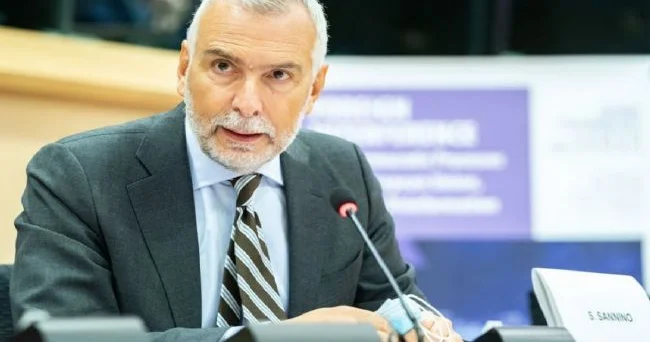 Avropa Birliyində korrupsiya qalmaqalı davam edir: Daha bir yüksək vəzifəli istefa verib