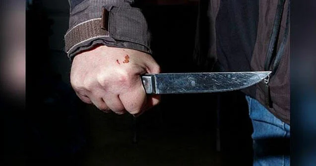 В Агдаше мужчина получил ножевое ранение