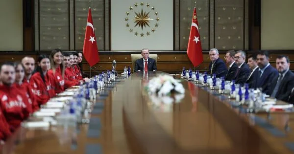 Ərdoğan idmançıları qəbul edib: Biizim nəzərimizdə... FOTO