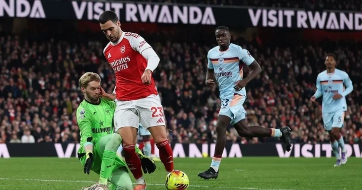 Арсенал победил Брентфорд в матче АПЛ