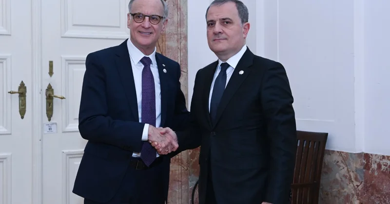 Джейхун Байрамов провел переговоры с Робертом Олифантом Minval Politika