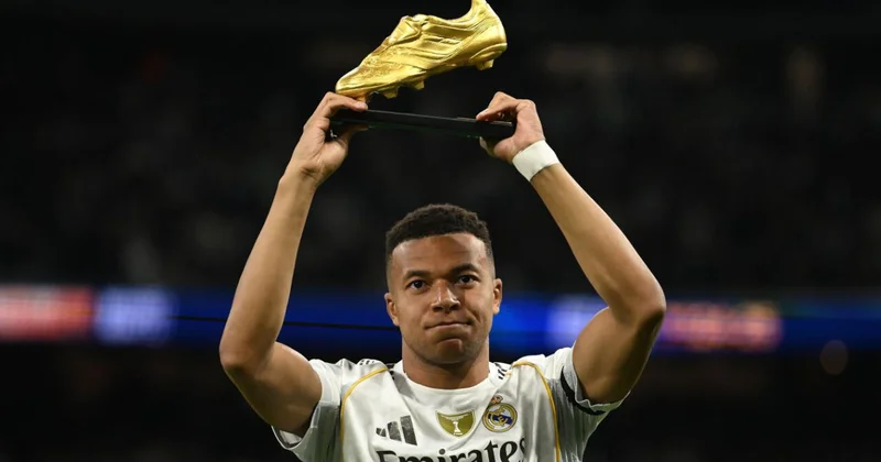 Мбаппе вошел в топ 10 лучших бомбардиров календарного года