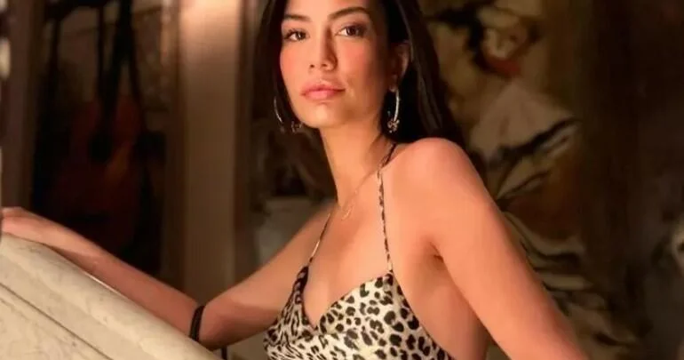 Demet Özdemir Azərbaycan mahnısı paylaşdı VİDEO