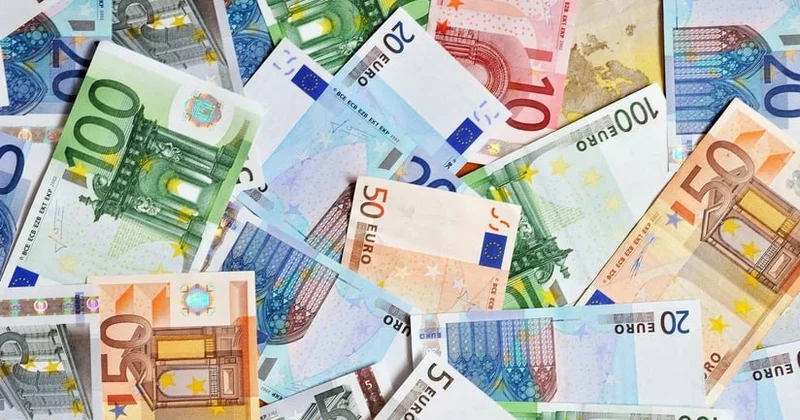 Valyuta məzənnələri: Avro və rus rublu bahalaşdı