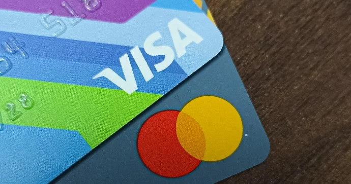 Azərbaycanda ödəniş kartlarının sayı 13% dən çox artıb