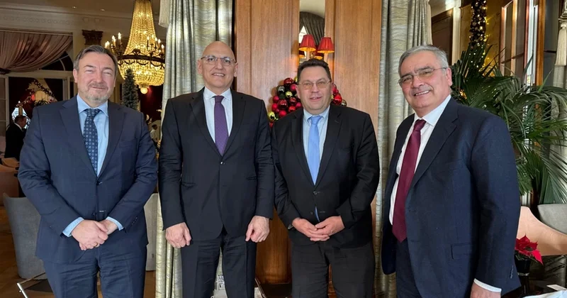 Эльчин Амирбеков обсудил углубление сотрудничества Азербайджана и Швейцарии Minval Politika