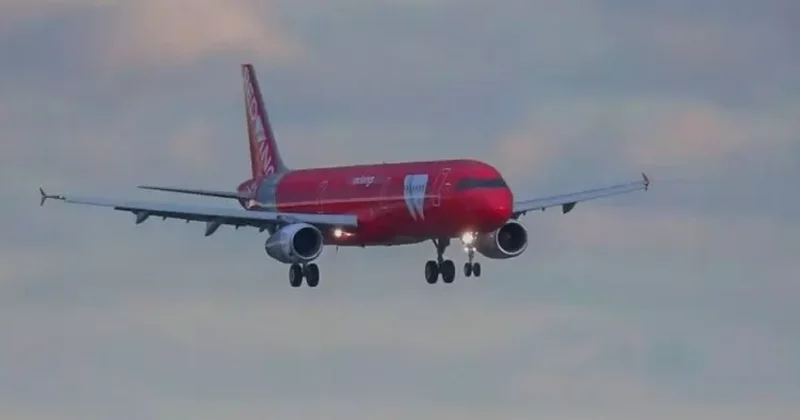 Moskva Pxuket reysi üzrə uçan təyyarənin mühərriki yandı