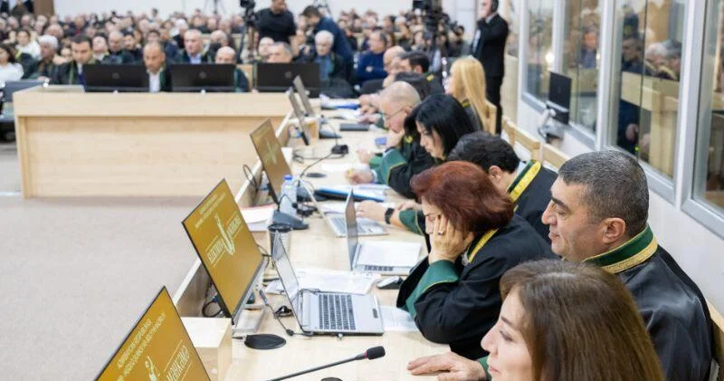 Ermənistan vətəndaşlarının məhkəməsində təqsirləndirilən şəxslərin vəkillərinin müdafiə çıxışı yekunlaşıb FOTO