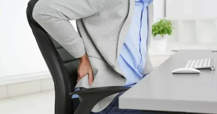 QALMAQAL: Məmur 10 il işləmədən maaş aldı