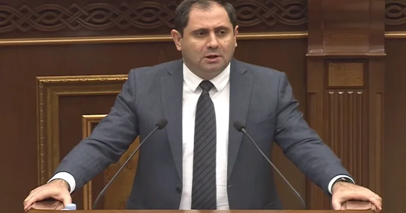 Ermənistanda məcburi hərbi xidmət müddətini qısaltmaq təklif olunub