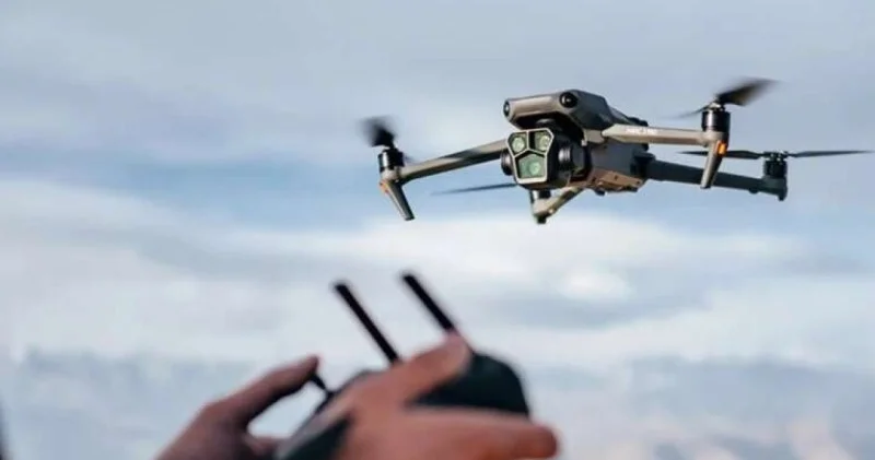 Zelenskinin təyyarəsini naməlum dronlar izlədi