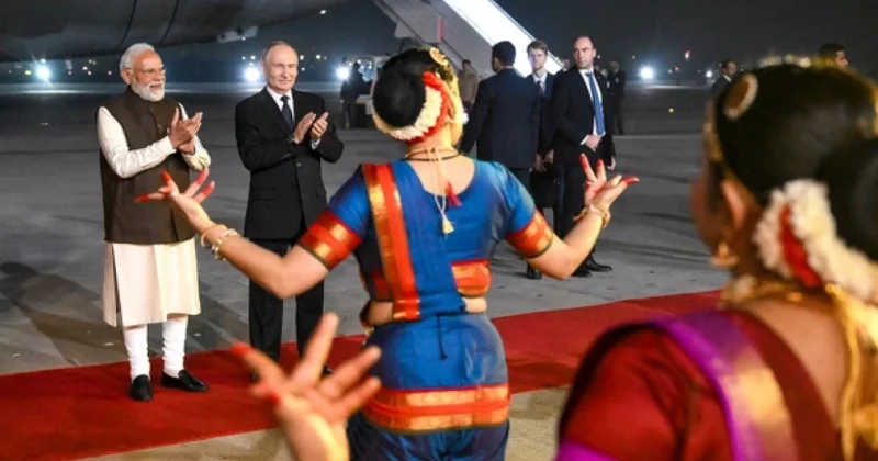 Путин прилетел в Индию