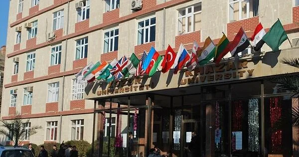 Nazirlik bu universiteti cərimələdi