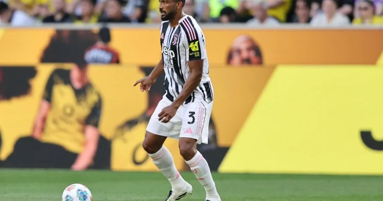 Yuventus un müdafiəçisi 5 klubun hədəfində