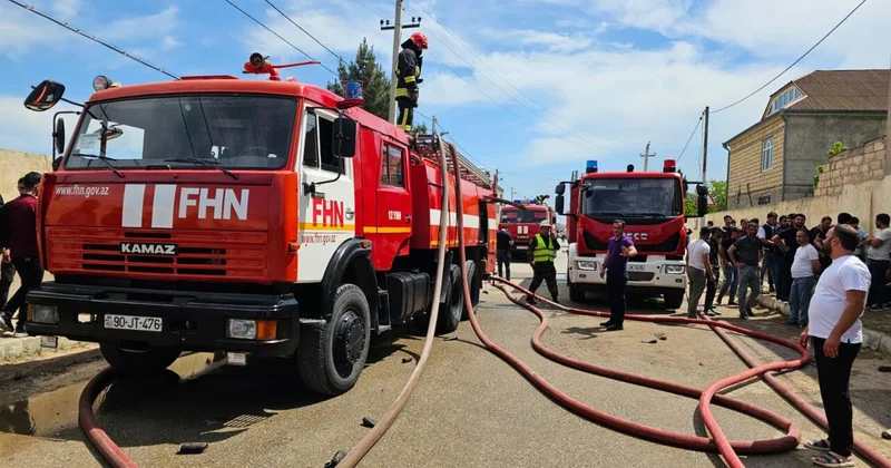 В Баку произошел пожар в жилом доме