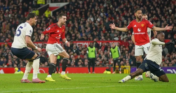 АПЛ: Манчестер Юнайтед сыграл вничью с Вест Хэмом