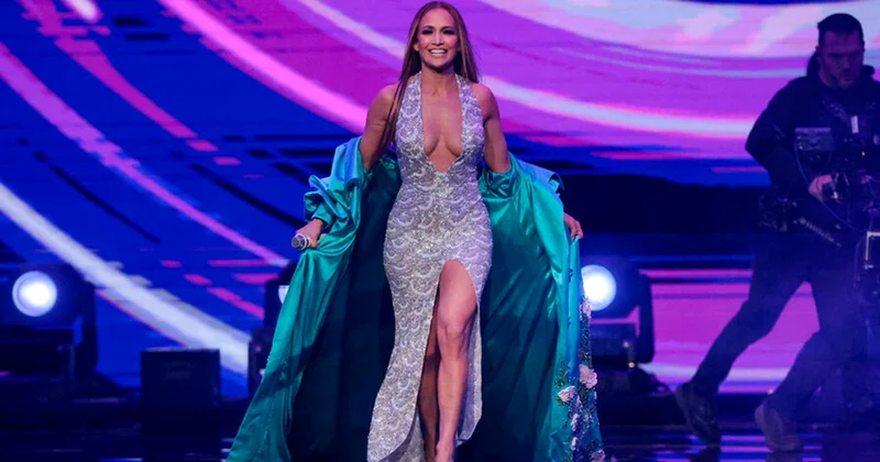 Cennifer ona həsr etdiyi döyməni sildi