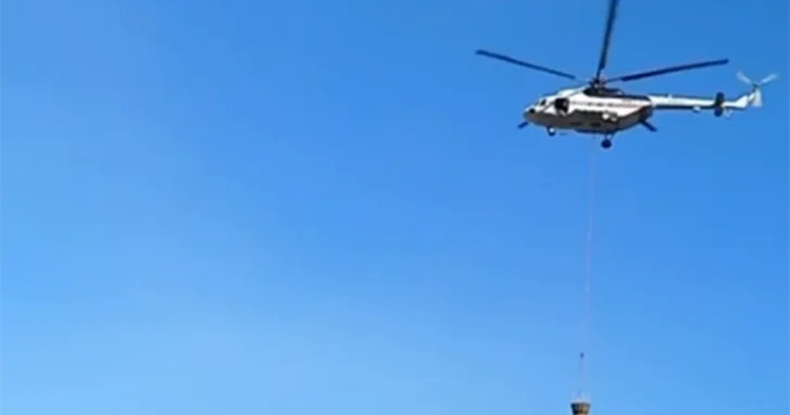 МЧС Азербайджана задействовало авиацию для борьбы с огнем в Кяльбаджаре и Лачыне