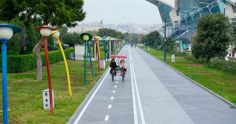На Новом Бульваре открыли велосипедную дорожку ФОТО