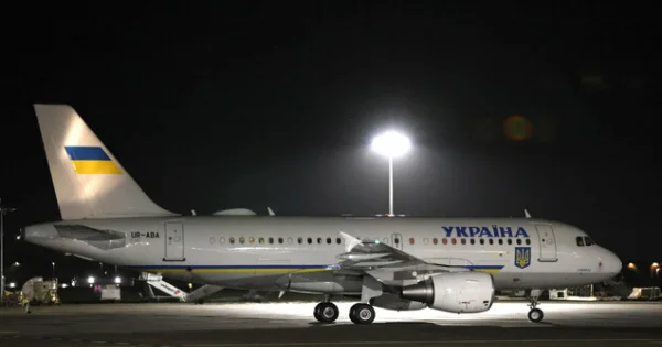 Naməlum dronlar Zelenskinin təyyarəsini təqib edibmiş