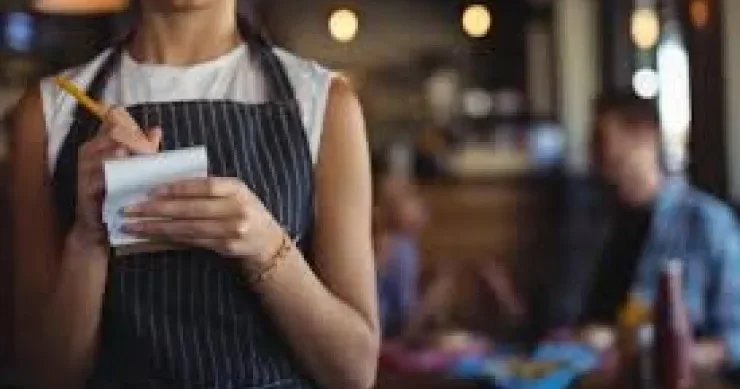 Masallıda kişi sevgilisinin başını partlatdı: kafedə müştərilərə qulluq etmirdi