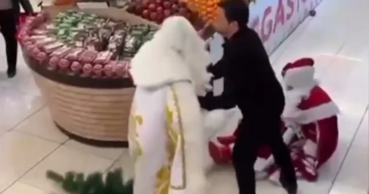 Bakıda supermarketdə Şaxta babalar arasında dava ANBAAN VİDEO