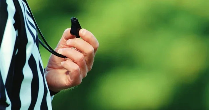 Азербайджанский футболист дисквалифицирован на 14 матчей за нападение на судью