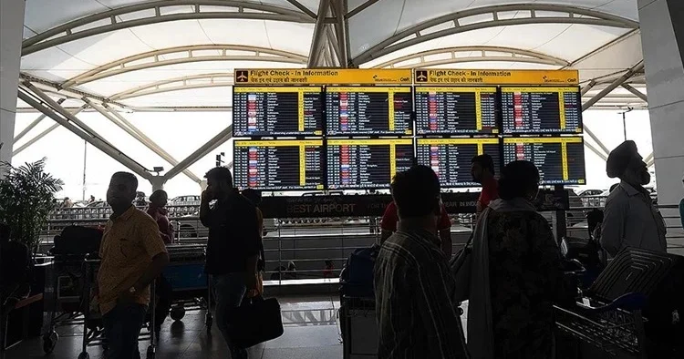 Hava limanında xaos: 250 uçuş ləğv edilib