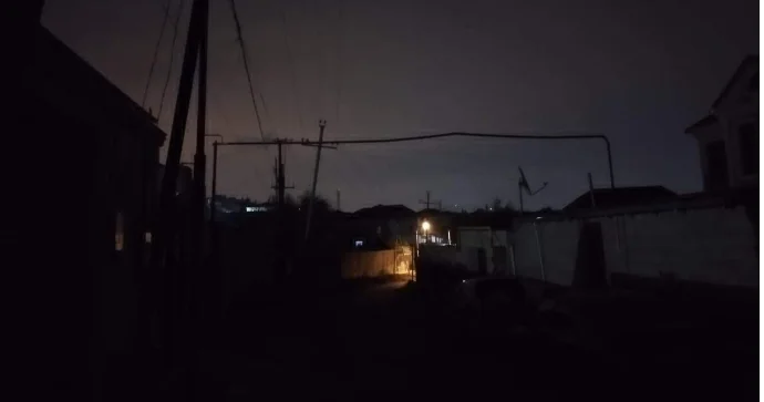 Lökbatanda işıq dirəkləri var, lakin... FOTOLAR VİDEO