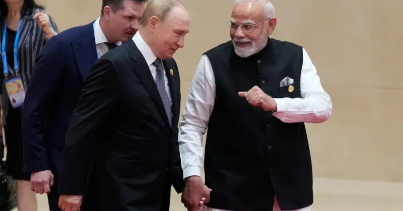 Putin Hindistana getdi