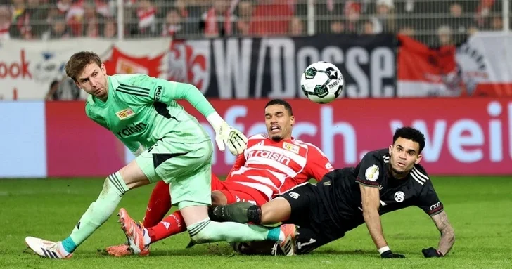 Бавария благодаря двум автоголам обыграла Унион в Кубке Германии