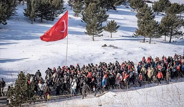 Sarıqamışa böyük yürüş edildi Foto