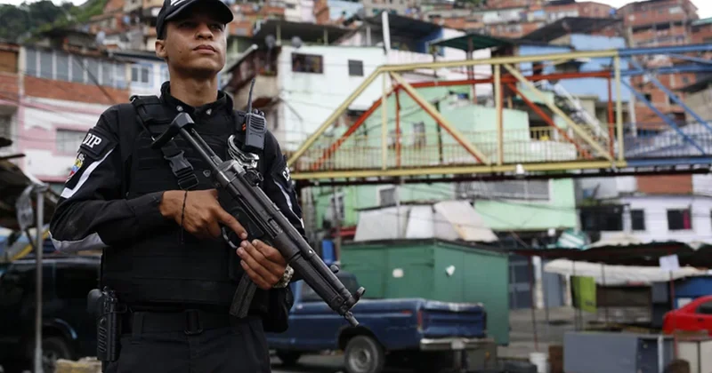 Полиции Венесуэлы приказали арестовать всех причастных к поимке Мадуро