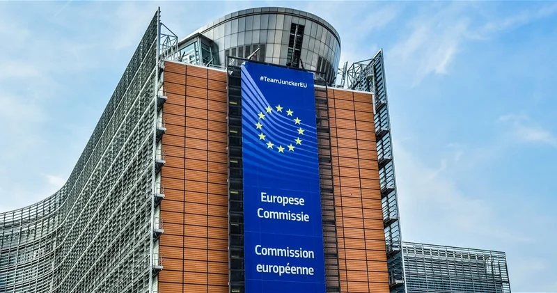 Еврокомиссия полностью поддерживает территориальную целостность Дании и Гренландии